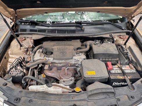 Used 2012 Toyota Camry LE FWD image 19