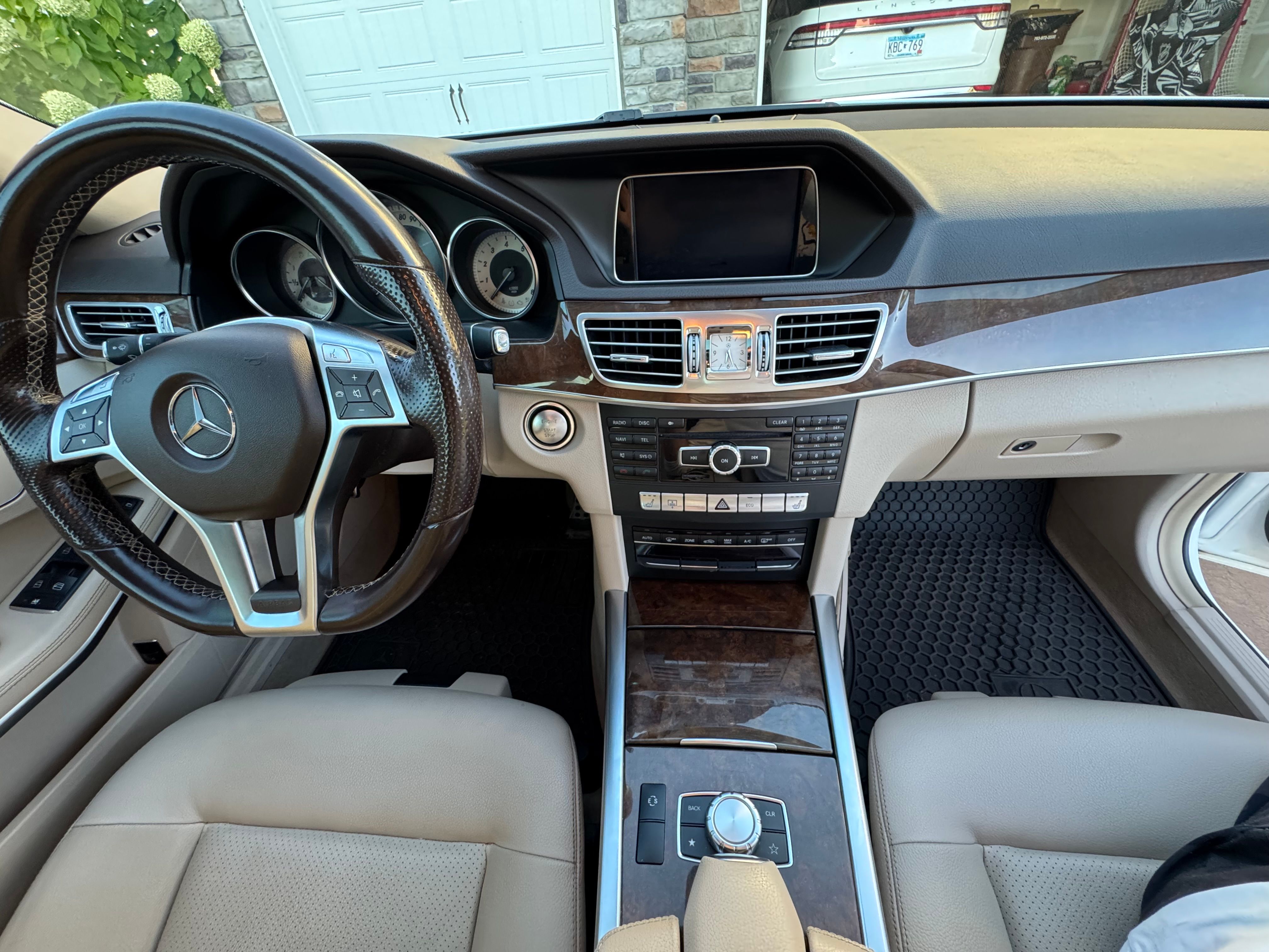 Used 2014 Mercedes-Benz E 350 4MATIC Sedan image 18