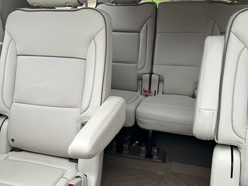 Used 2024 GMC Yukon XL Denali w/ Max Trailering Package image 12