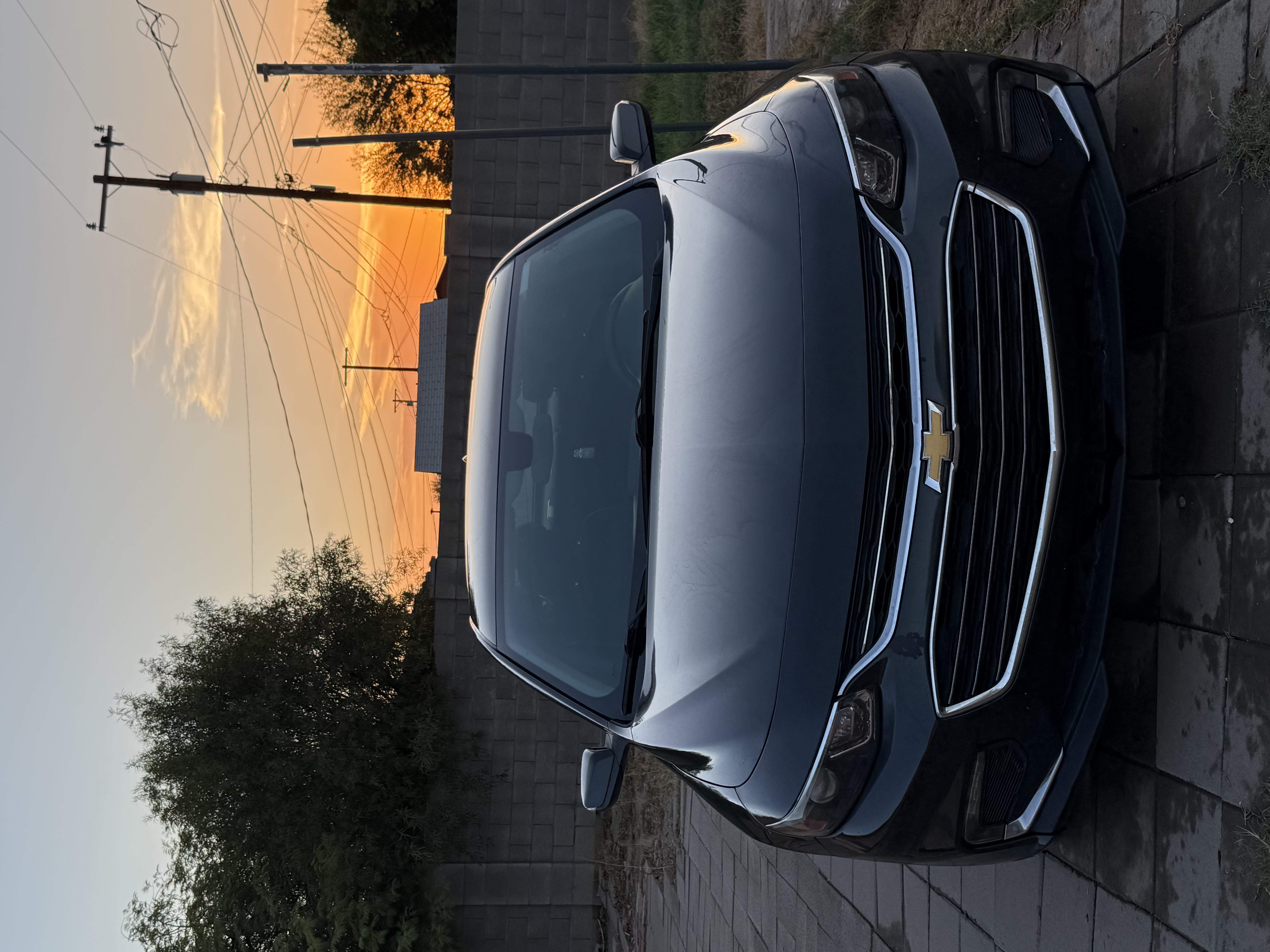 Used 2018 Chevrolet Malibu LT FWD image 2