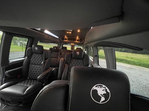 Used 2022 Chevrolet Express 2500 Extended w/ Enhanced Convenience Package image 6