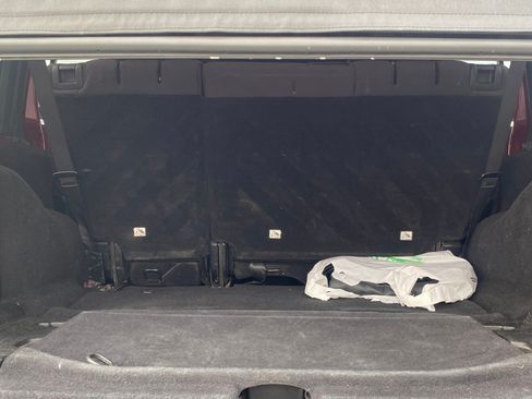 Used 2013 Jeep Wrangler Unlimited Sport image 11