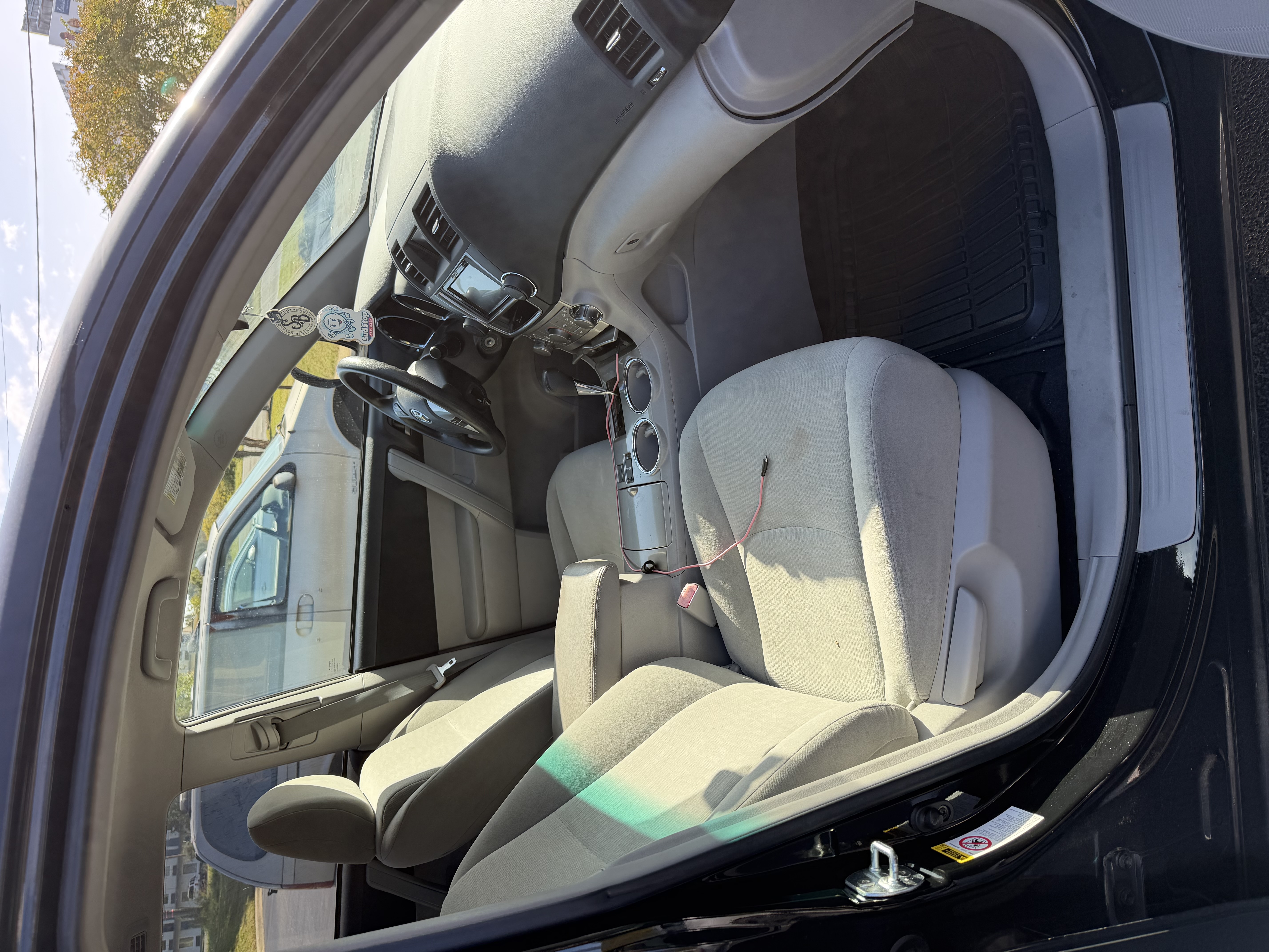 Used 2013 Toyota Highlander Plus FWD image 8