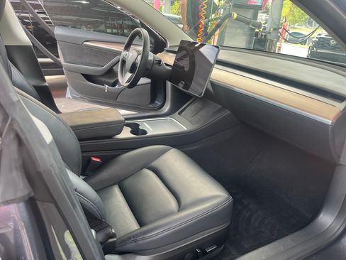 Used 2023 Tesla Model 3 Standard Range RWD image 5