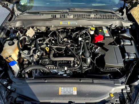 Used 2019 Ford Fusion SE w/ Equipment Group 151A image 12