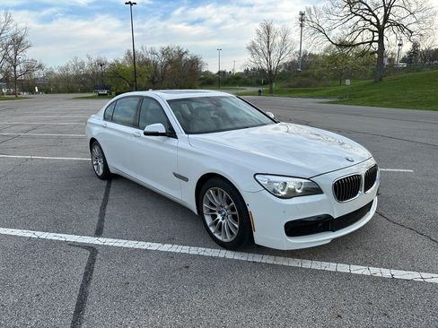 Used 2014 BMW 740Li image 12