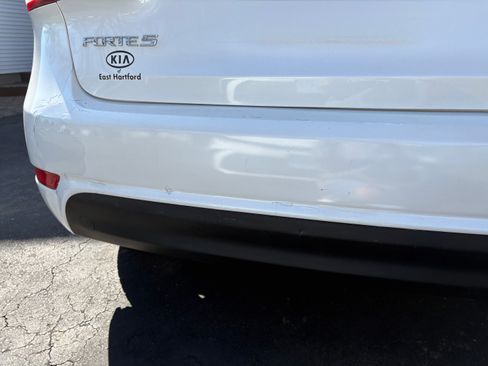 Used 2016 Kia Forte LX image 9