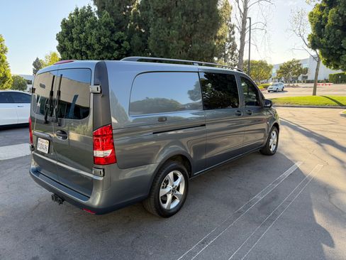 Used 2022 Mercedes-Benz Metris image 12
