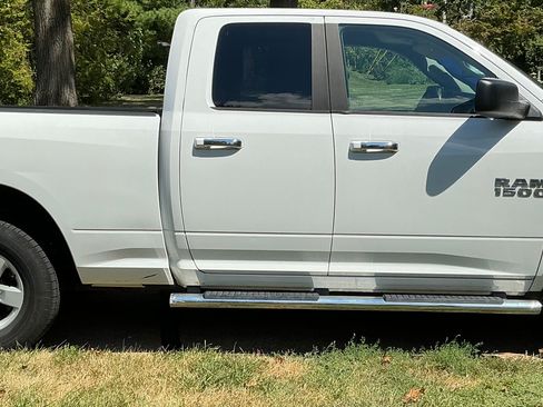 Used 2018 RAM 1500 Classic SLT AWD/4WD image 1