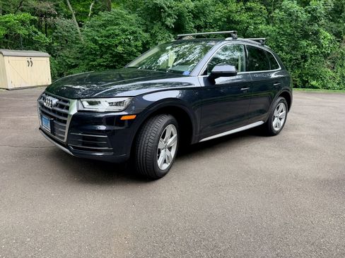 Used 2018 Audi Q5 2.0T Premium Plus w/ Premium Plus Package AWD/4WD image 2
