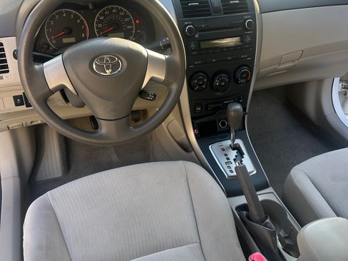 Used 2010 Toyota Corolla LE FWD image 10