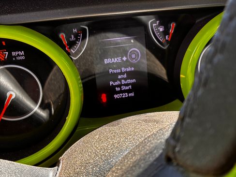 Used 2018 Jeep Wrangler Unlimited Sport S image 13