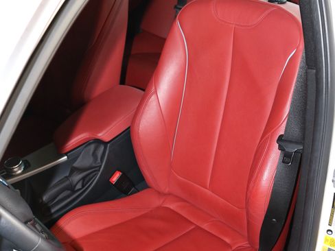 Used 2017 BMW 330e image 2