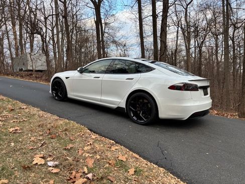 Used 2021 Tesla Model S Plaid image 5