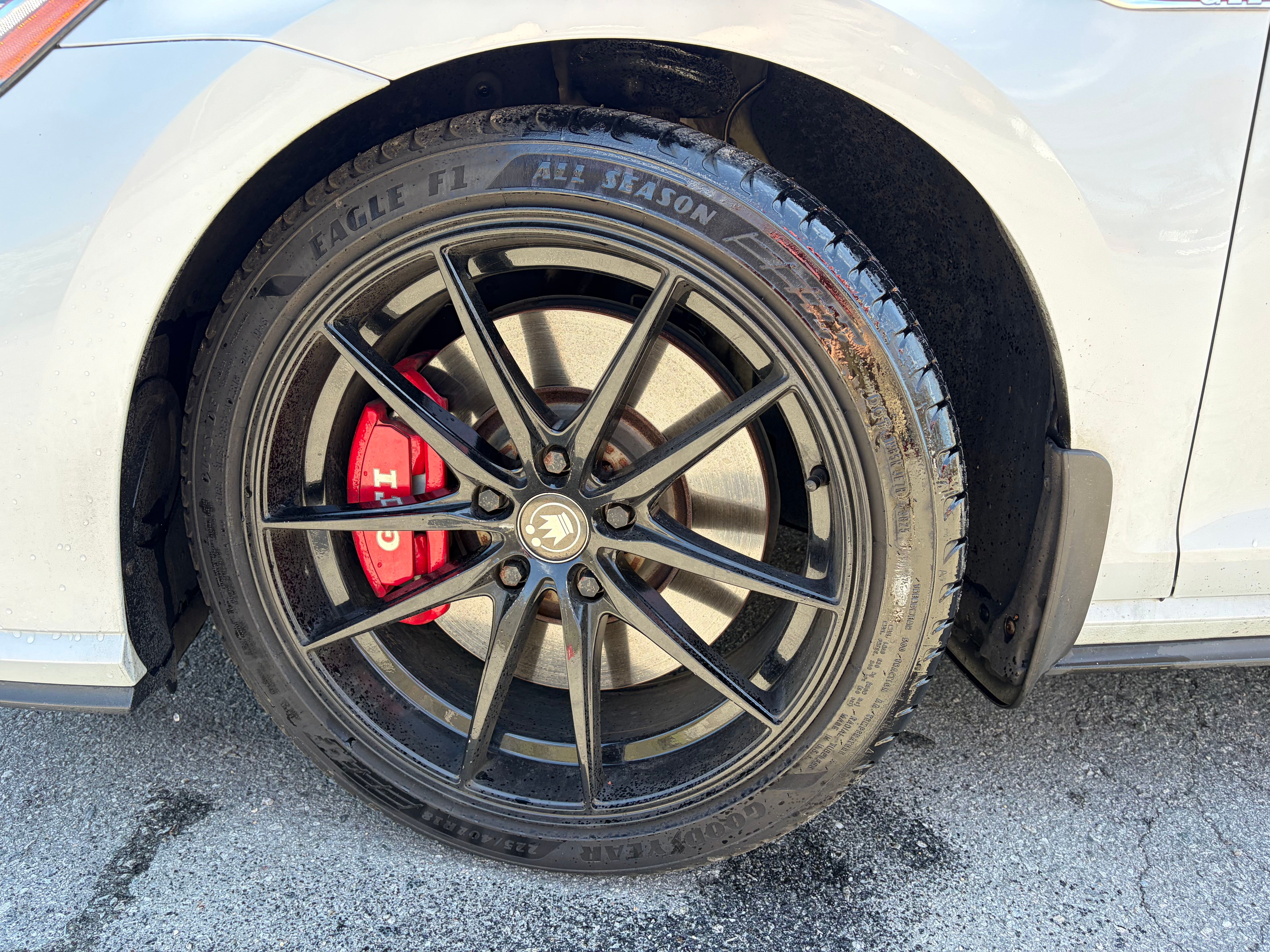 Used 2018 Volkswagen GTI SE FWD image 8
