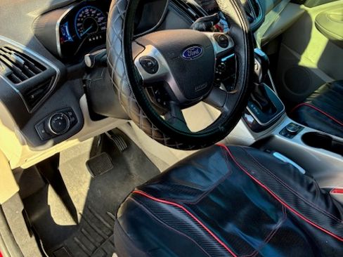 Used 2013 Ford C-MAX SEL image 14