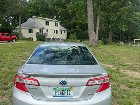 Used 2014 Toyota Camry SE w/ Moonroof Package FWD image 5