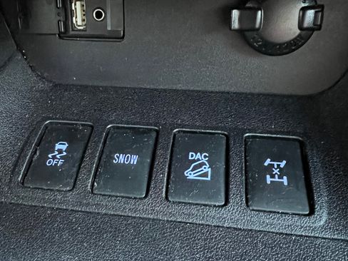 Used 2016 Toyota Highlander XLE image 18