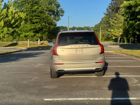 Used 2016 Volvo XC90 T5 Momentum FWD image 4