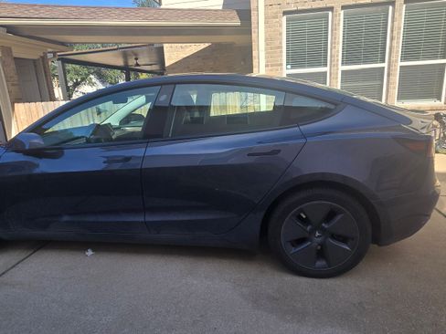Used 2023 Tesla Model 3 Standard Range image 5