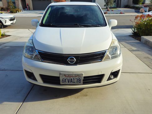 Used 2010 Nissan Versa 1.8 S w/ PWR Plus Pkg image 2