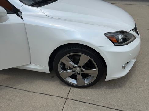 Used 2011 Lexus IS 250C w/ Luxury Pkg RWD image 13