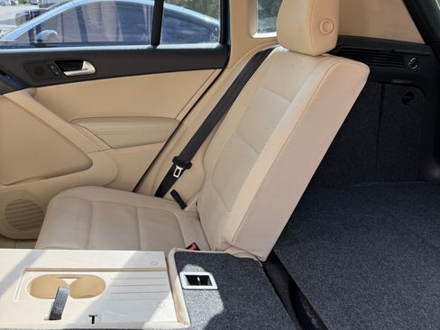 Used 2017 Volkswagen Tiguan S image 16