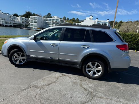 Used 2014 Subaru Outback 2.5i Limited image 1
