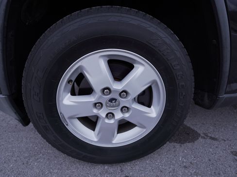 Used 2011 Jeep Grand Cherokee Laredo image 17