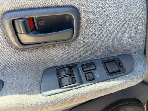 Used 1996 Toyota T100 SR5 AWD/4WD image 17
