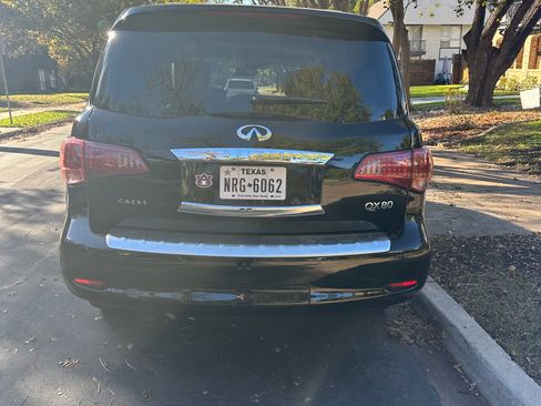 Used 2016 INFINITI QX80 Luxe w/ 22" Wheel Package image 2