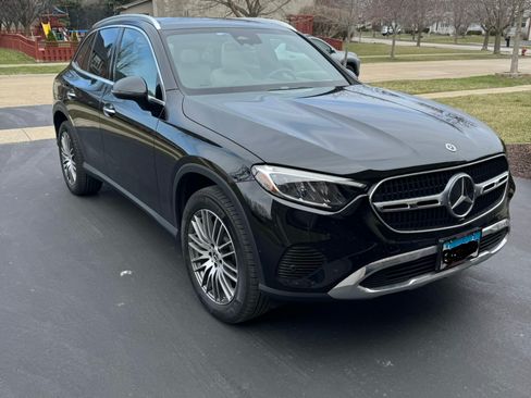 Used 2024 Mercedes-Benz GLC 300 4MATIC image 4