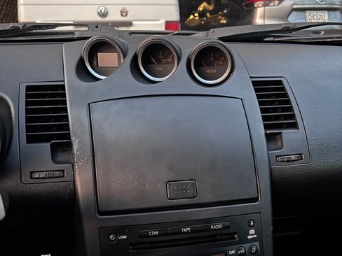 Used 2005 Nissan 350Z Touring image 10