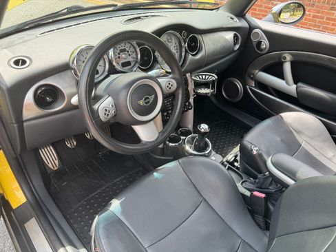Used 2005 MINI Cooper S FWD image 17