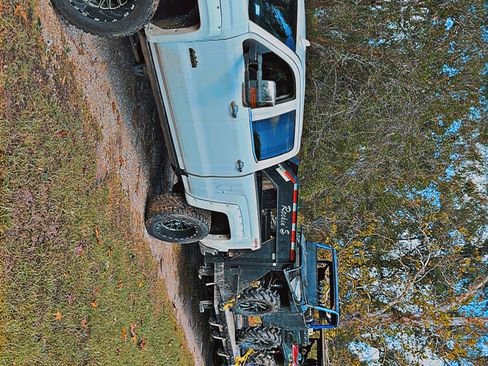 Used 2017 Chevrolet Silverado 2500 High Country w/ Duramax Plus Package image 9