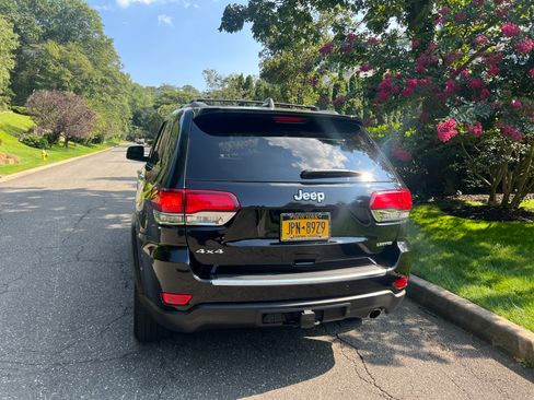 Used 2020 Jeep Grand Cherokee Limited w/ Luxury Group II image 9