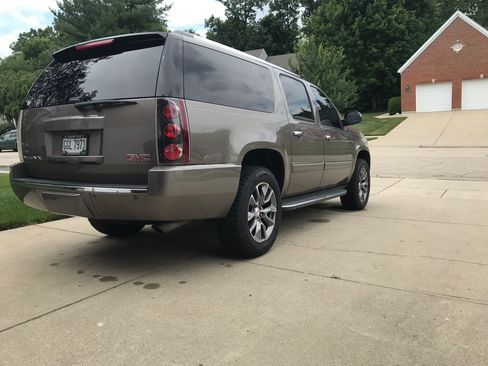 Used 2011 GMC Yukon XL Denali AWD/4WD image 10