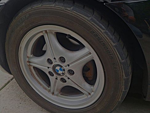 Used 1999 BMW Z3 2.5i image 14