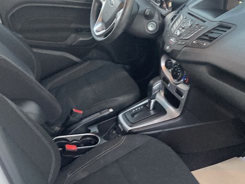 Used 2018 Ford Fiesta SE image 5