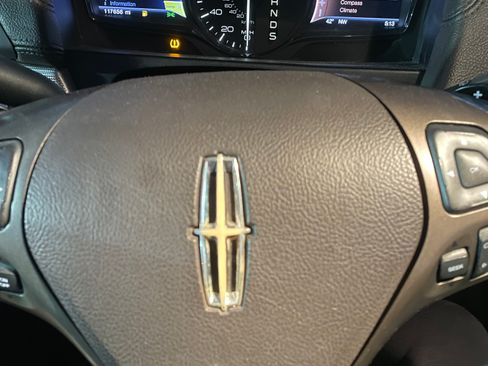 Used 2013 Lincoln MKX FWD image 15