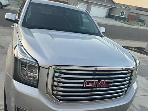 Used 2018 GMC Yukon XL SLT w/ Premium Edition AWD/4WD image 17