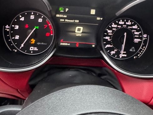 Used 2020 Alfa Romeo Stelvio Quadrifoglio image 10