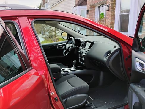 Used 2017 Nissan Pathfinder S image 17