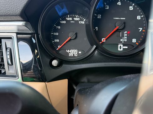 Used 2018 Porsche Macan Sport Edition image 4