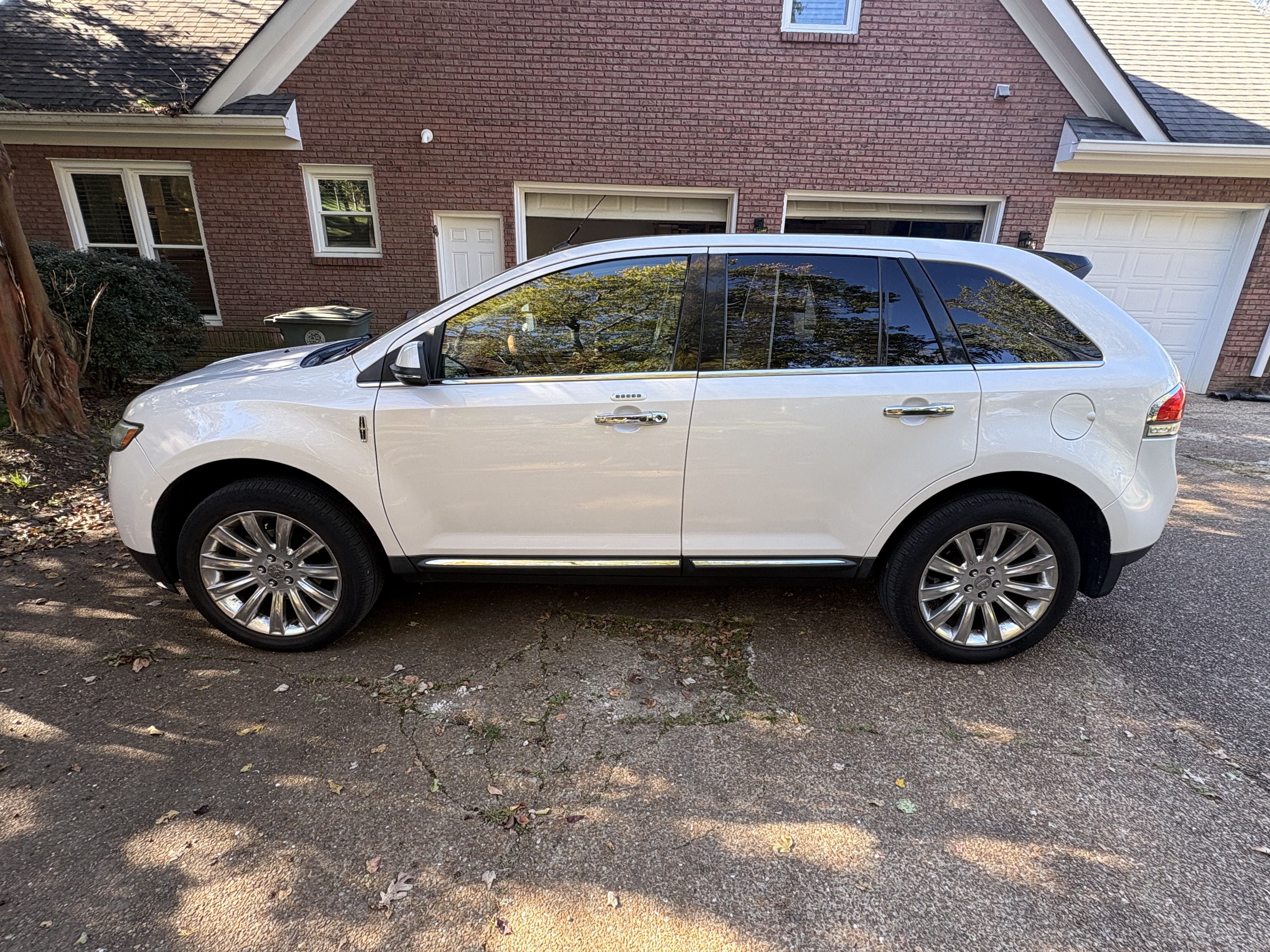Used 2015 Lincoln MKX FWD w/ Equipment Group 102A image 1
