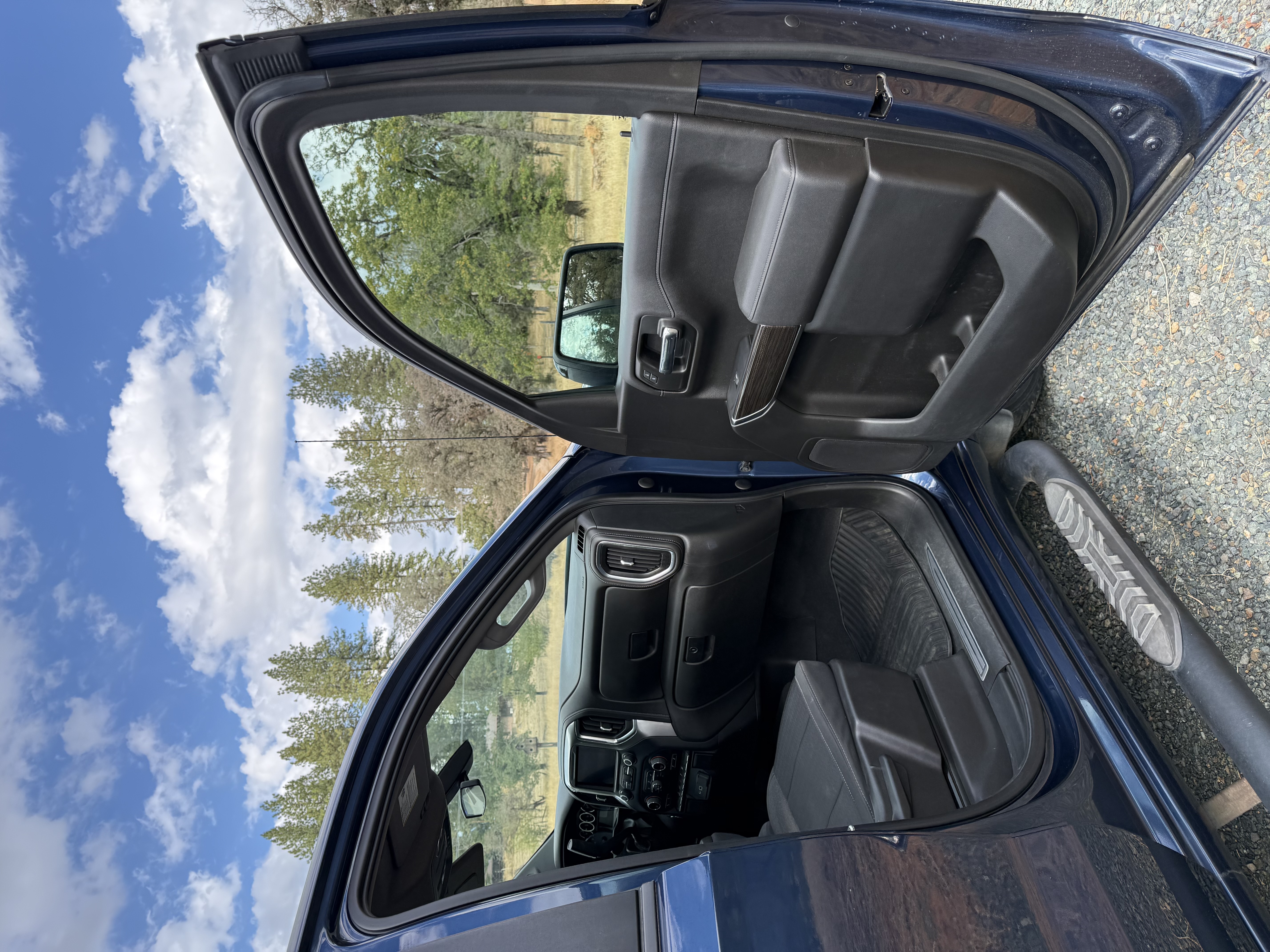 Used 2022 Chevrolet Silverado 1500 RST w/ LPO, Blackout Package AWD/4WD image 15