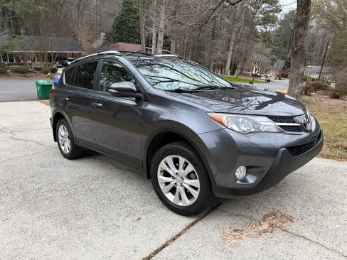 Used 2015 Toyota RAV4 Limited image 2