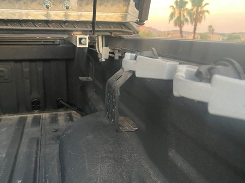 Used 2017 Toyota Tundra SR5 w/ SR5 Upgrade Package RWD image 15