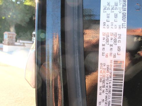 Used 2015 Chrysler Town & Country Touring image 31