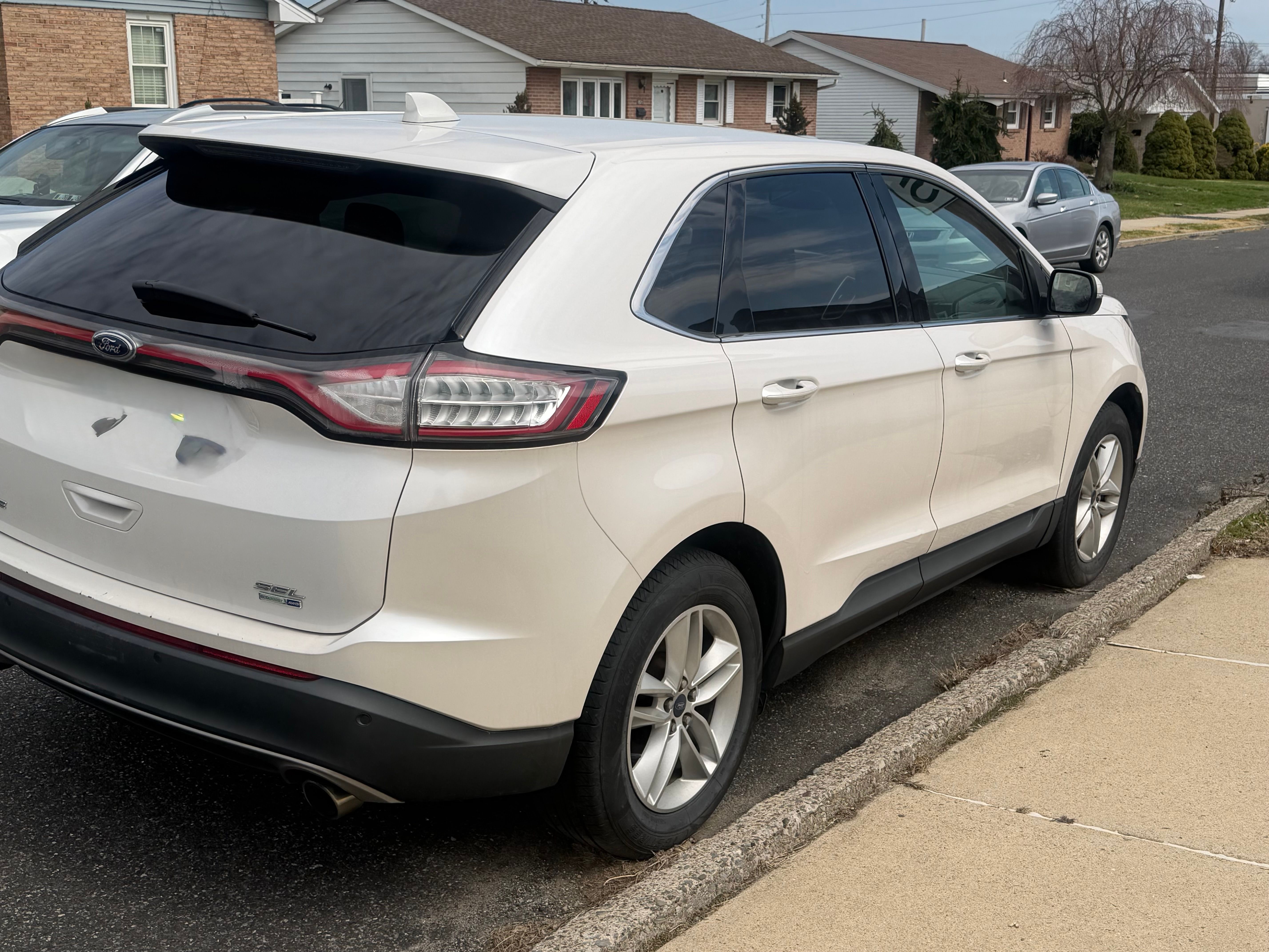 Used 2017 Ford Edge SEL w/ Equipment Group 201A AWD/4WD image 6
